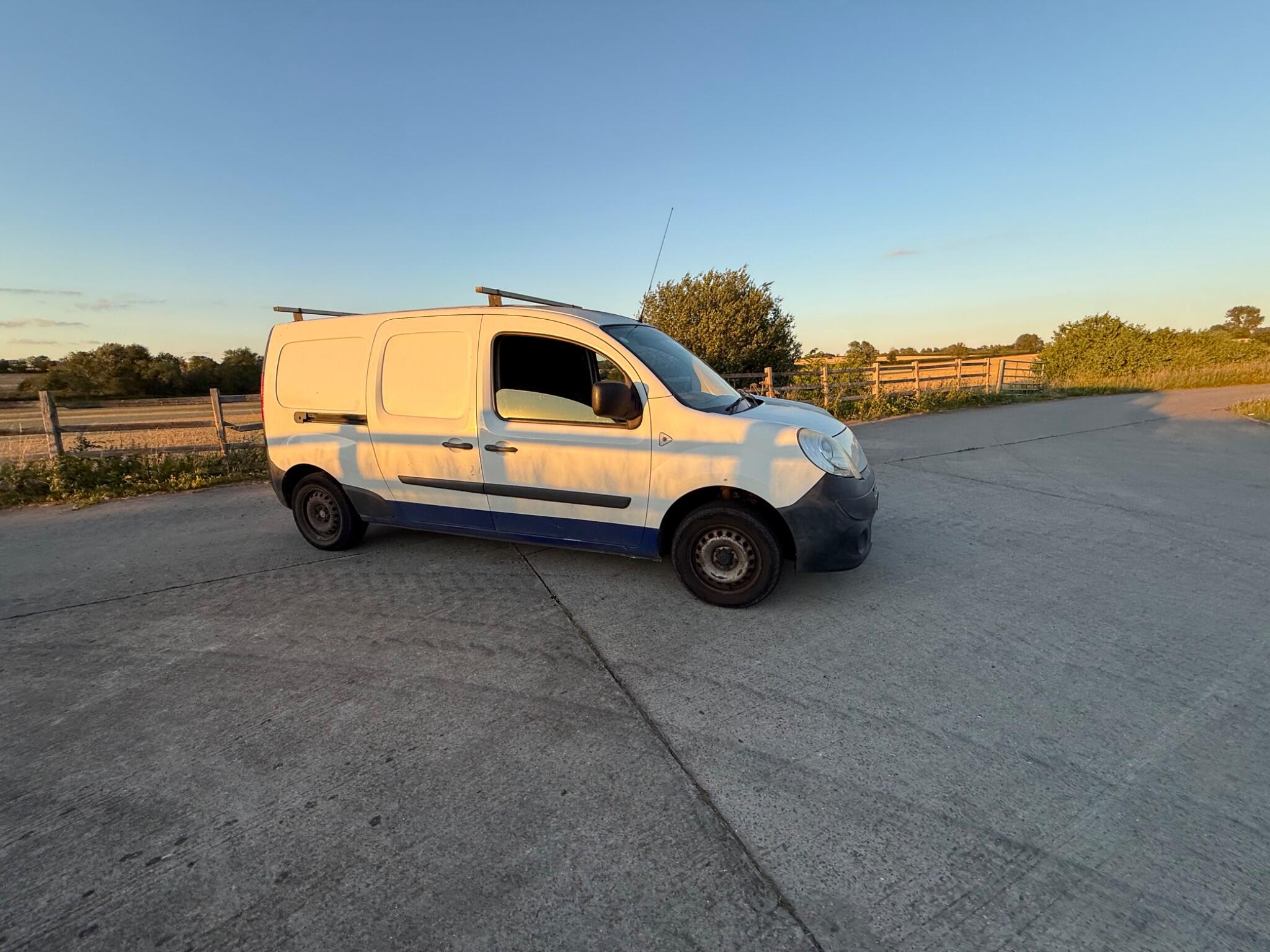 Renault Kangoo Maxi 1.5 LL21 dCi FWD L3 H1 4dr — photo 57 of 68